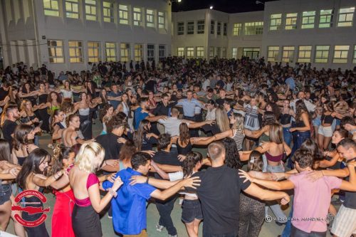 Ο κόσμος που χορεύει